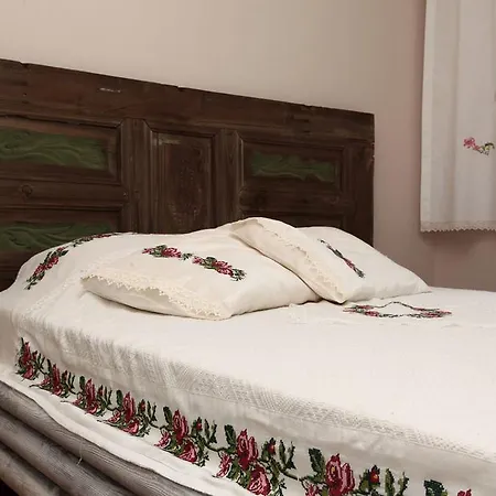 B&B Alti Butik Çeşme
