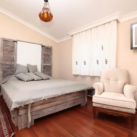 Alti Butik B&B Çeşme